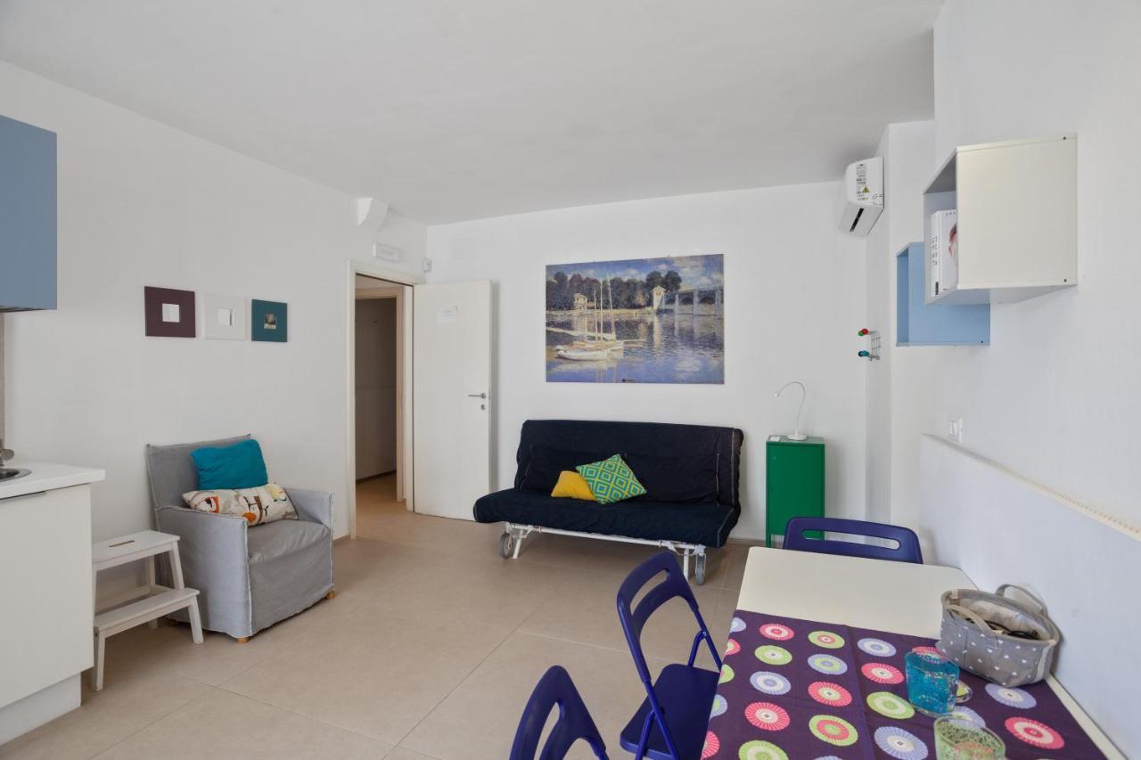 Casalmare Apartments One Step From The Sea Mola di Bari Bagian luar foto