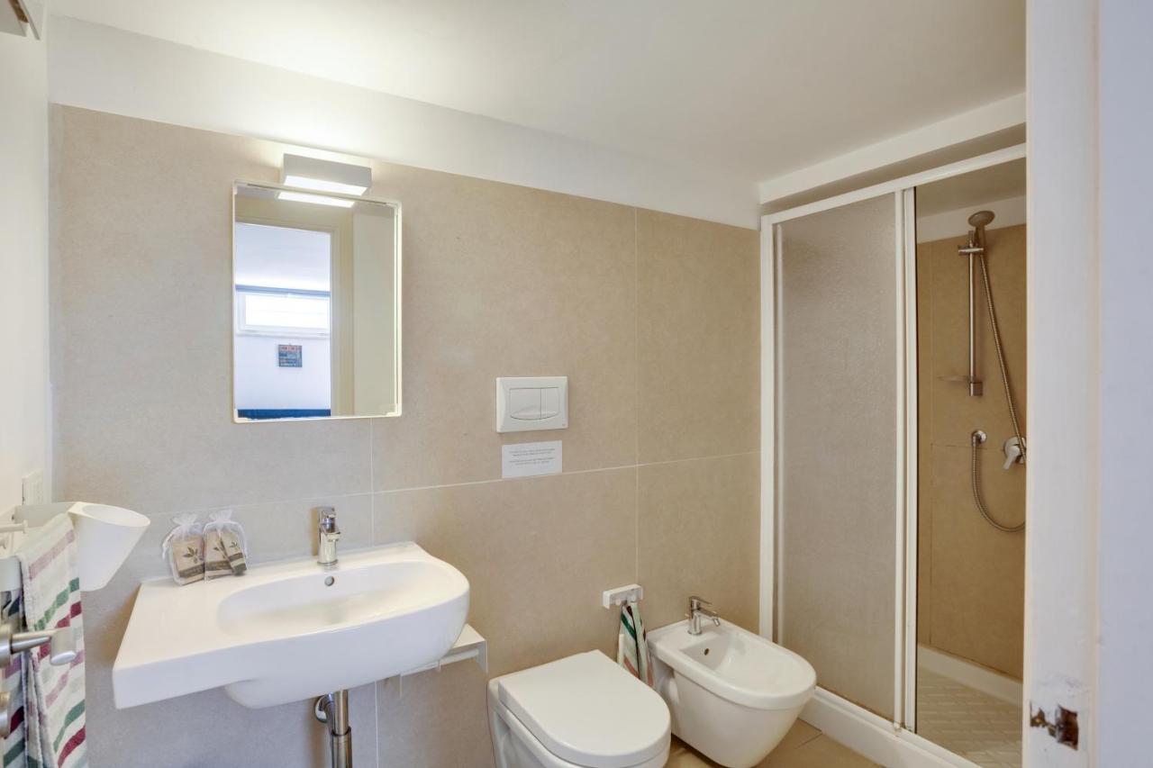 Casalmare Apartments One Step From The Sea Mola di Bari Bagian luar foto