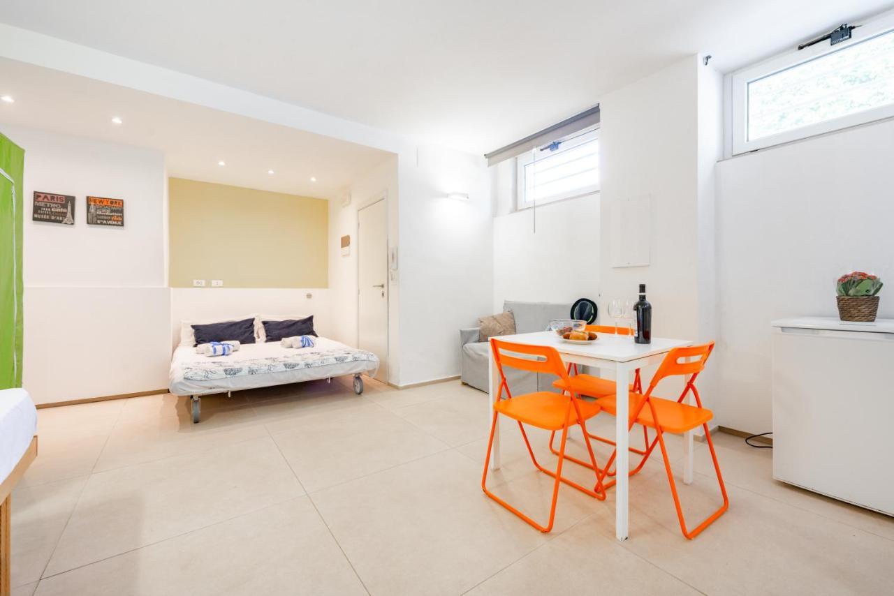 Casalmare Apartments One Step From The Sea Mola di Bari Bagian luar foto